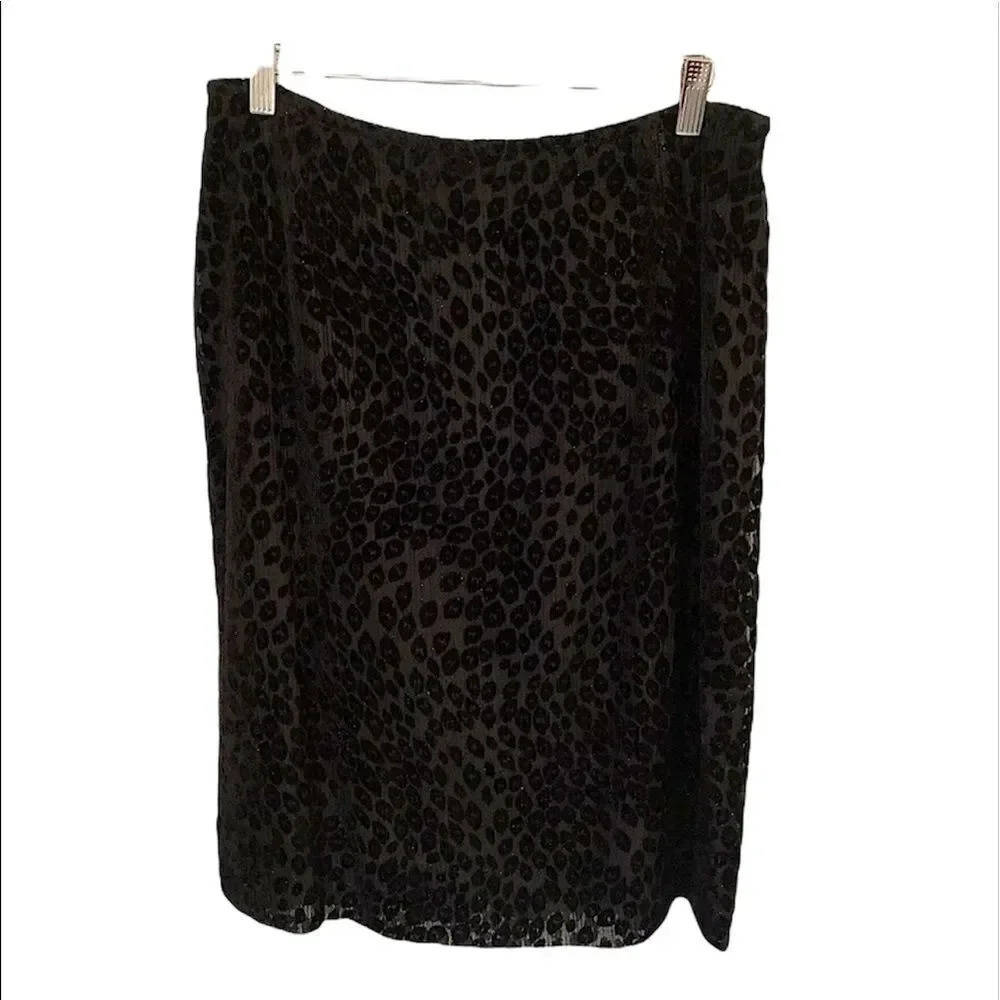 BEAUTIFUL black velvet and sheer metallic‎ cheetah print pencil skirt size 6